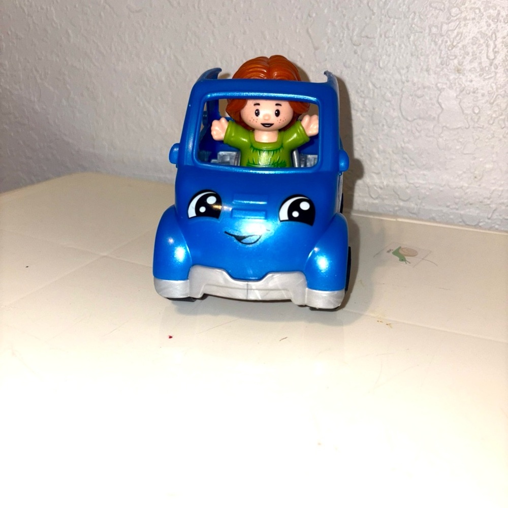 Fisher-Price little people SUV with Figurine
